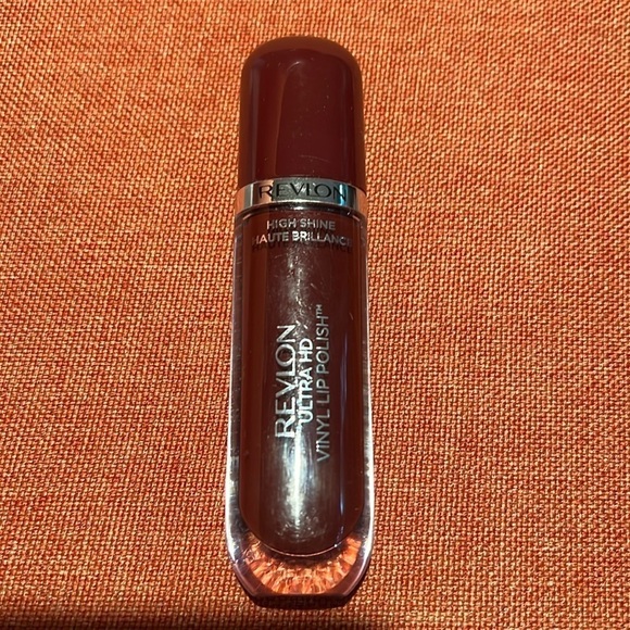 Revlon Ultra HD High Shine Vinyl Lip Polish 825 Spice - Picture 1 of 2